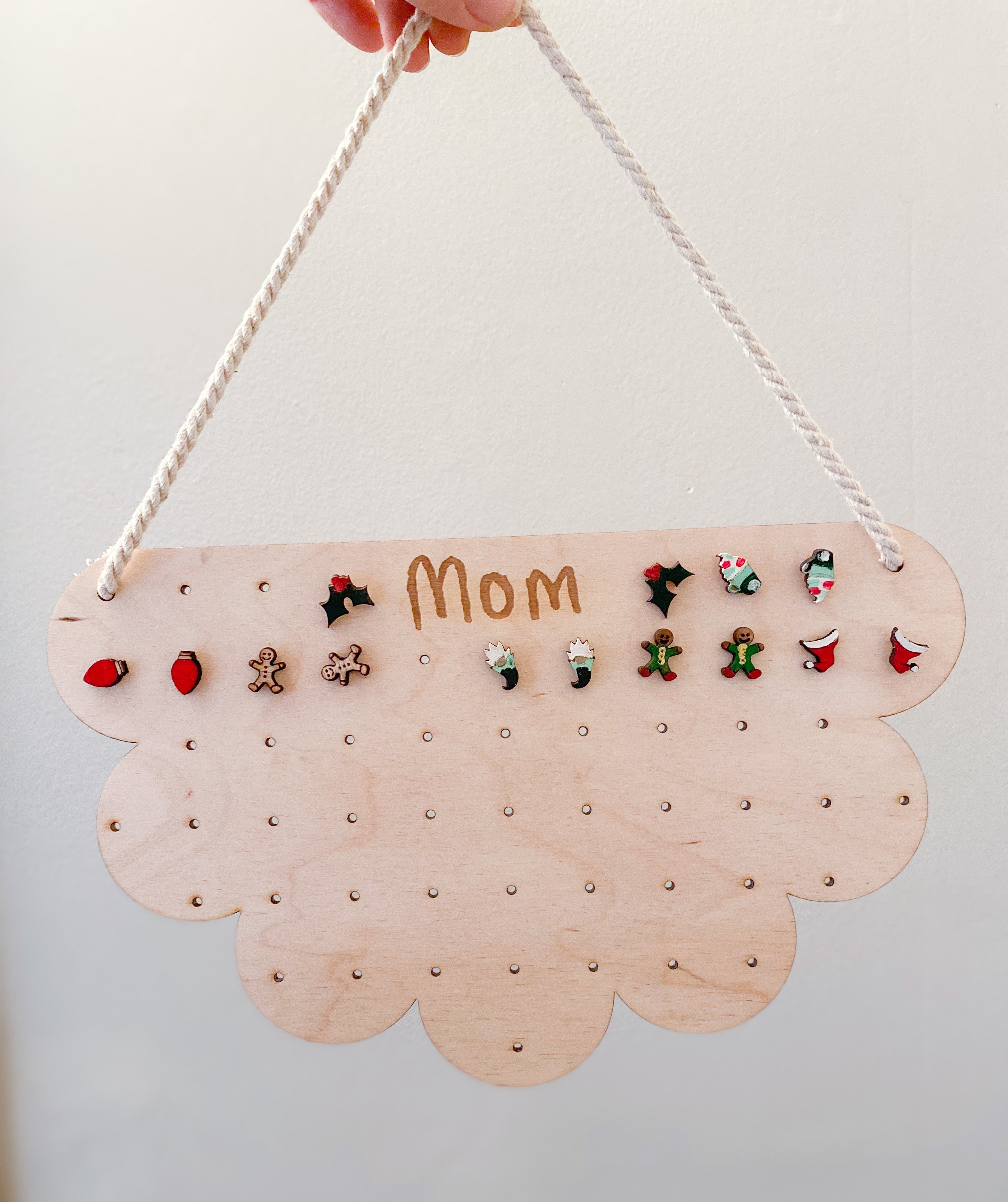 Personalized Scalloped Earring Hanger - Aspen & Co Designs